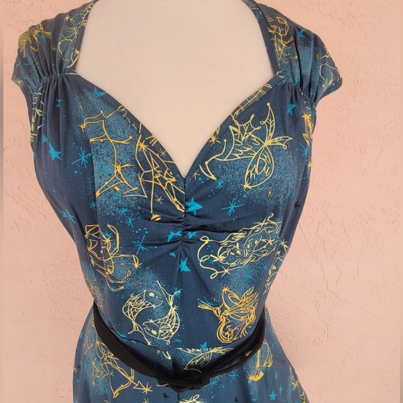 NEW Pinup Couture Pinup Girl Clothing Heidi Dress in Astrology Print - Picture 5 of 11